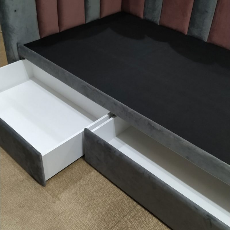 cop_bed_040